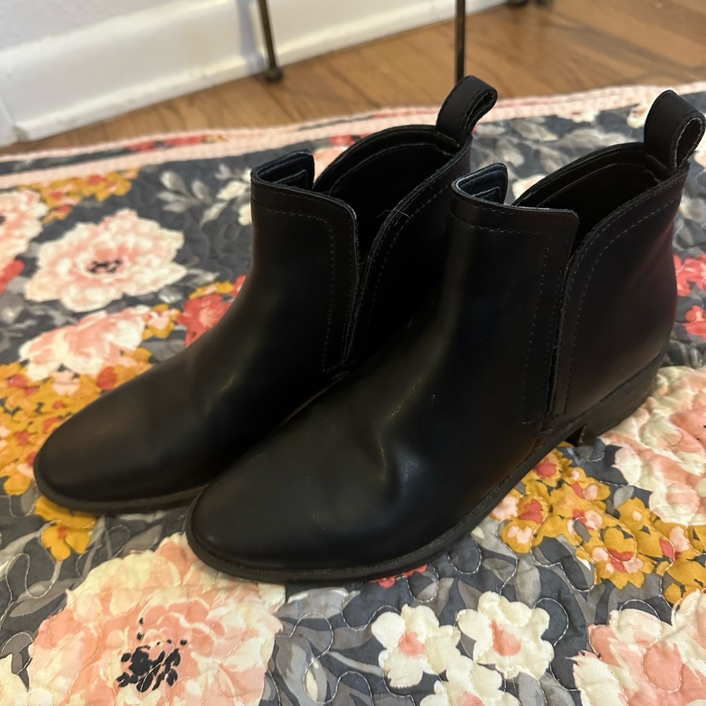 Dolce Vita black leather booties, size 6.5. Great used condition.